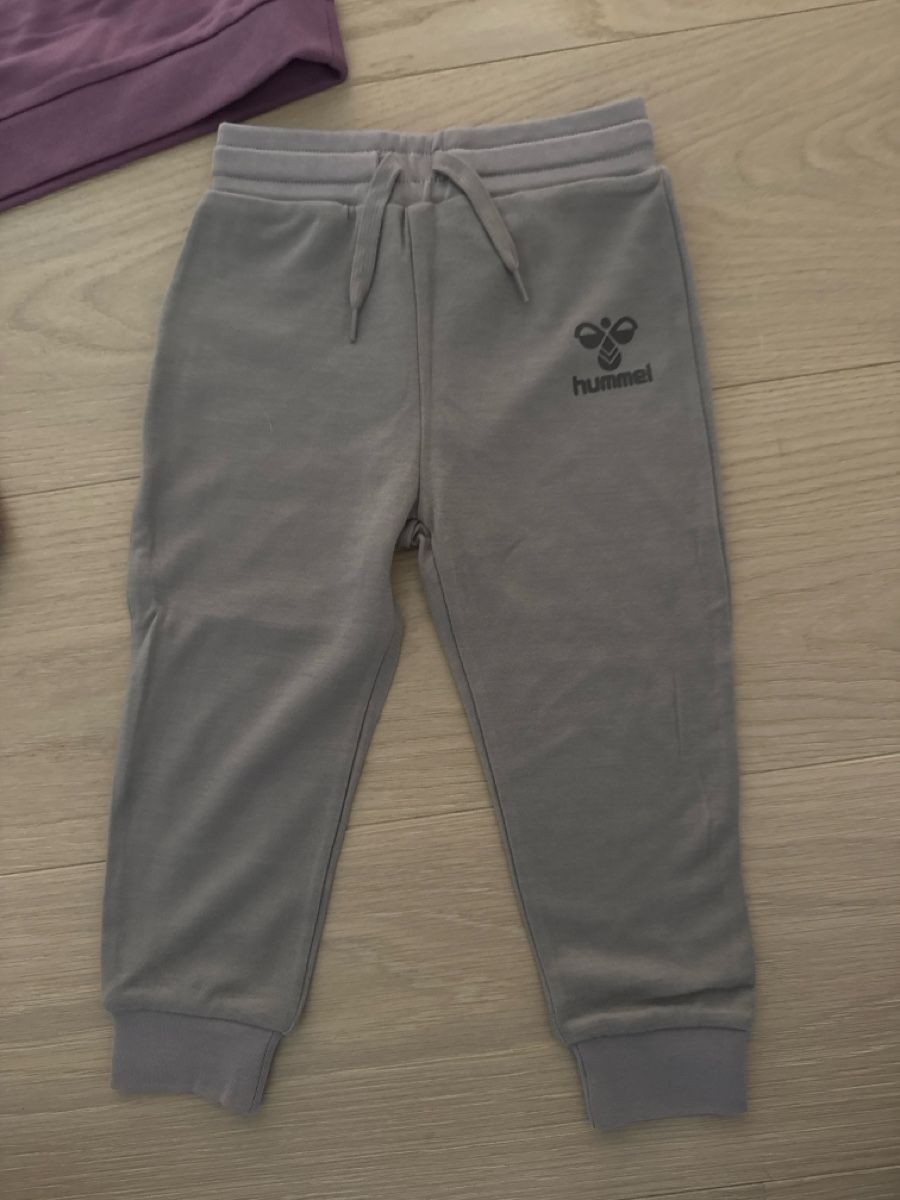Hummel Lotti di vestiti: Hummel 3 - teiliges Set grösse 86 – Nuovo e nell'imballaggio originale da Uetikon am See venduto da Scuderiatom 2
