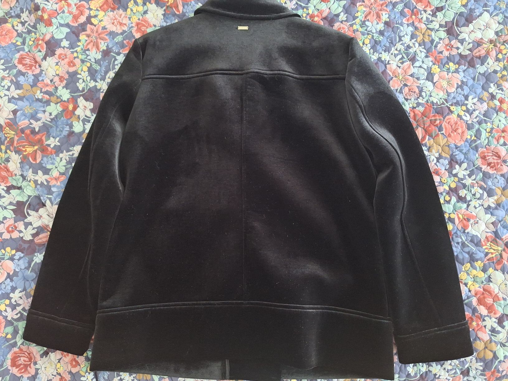 Armani Giacche: Armani Exchange Veste Taille M Velours Noir – Usato da Fribourg venduto da cov_5s7x 5