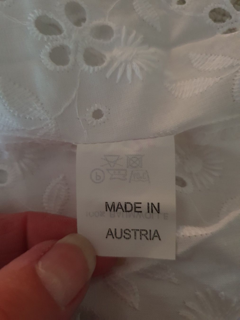 Camicette: Neu: "Wallmann" / edle Bluse weiss Gr. 42 / ÄRMELLOS – Nuovo (secondo la descrizione) da Muri AG venduto da Edlerweiss 8