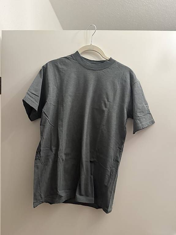 T-shirts: Off White TShirt  – D'occasion à Riehen par IvoC02 2