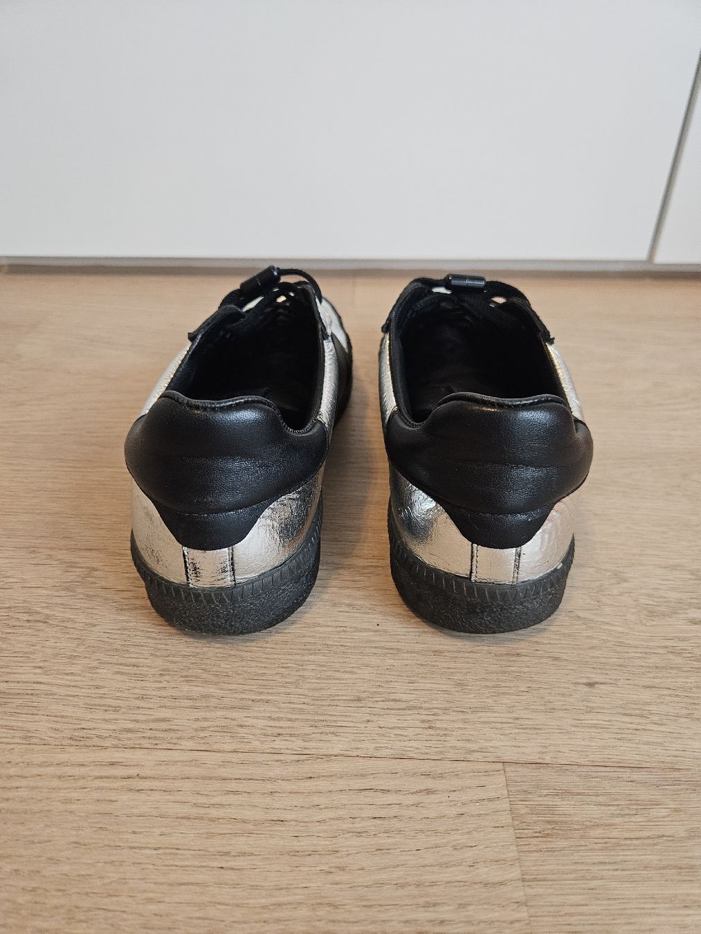 Kennel + Schmenger Damenschuhe: Kennel & Schmenger Sneaker, Silber/Schwarz, Gr. 38,5 – Gebraucht aus Regensdorf von bus_dn2t 2