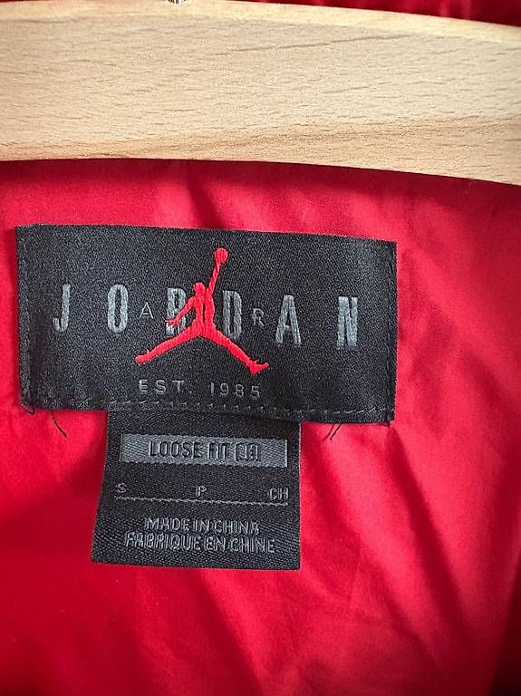 Jordan Giacche & Cappotti: Veste garçon Jordan taille S 150-170 cm – Usato da Lausanne venduto da markidou 1