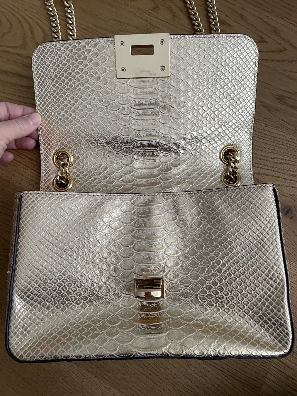 Michael Kors Taschen für Damen: Original Michael Kors Handtasche Gold – Gebraucht aus Itingen von ella308874 1
