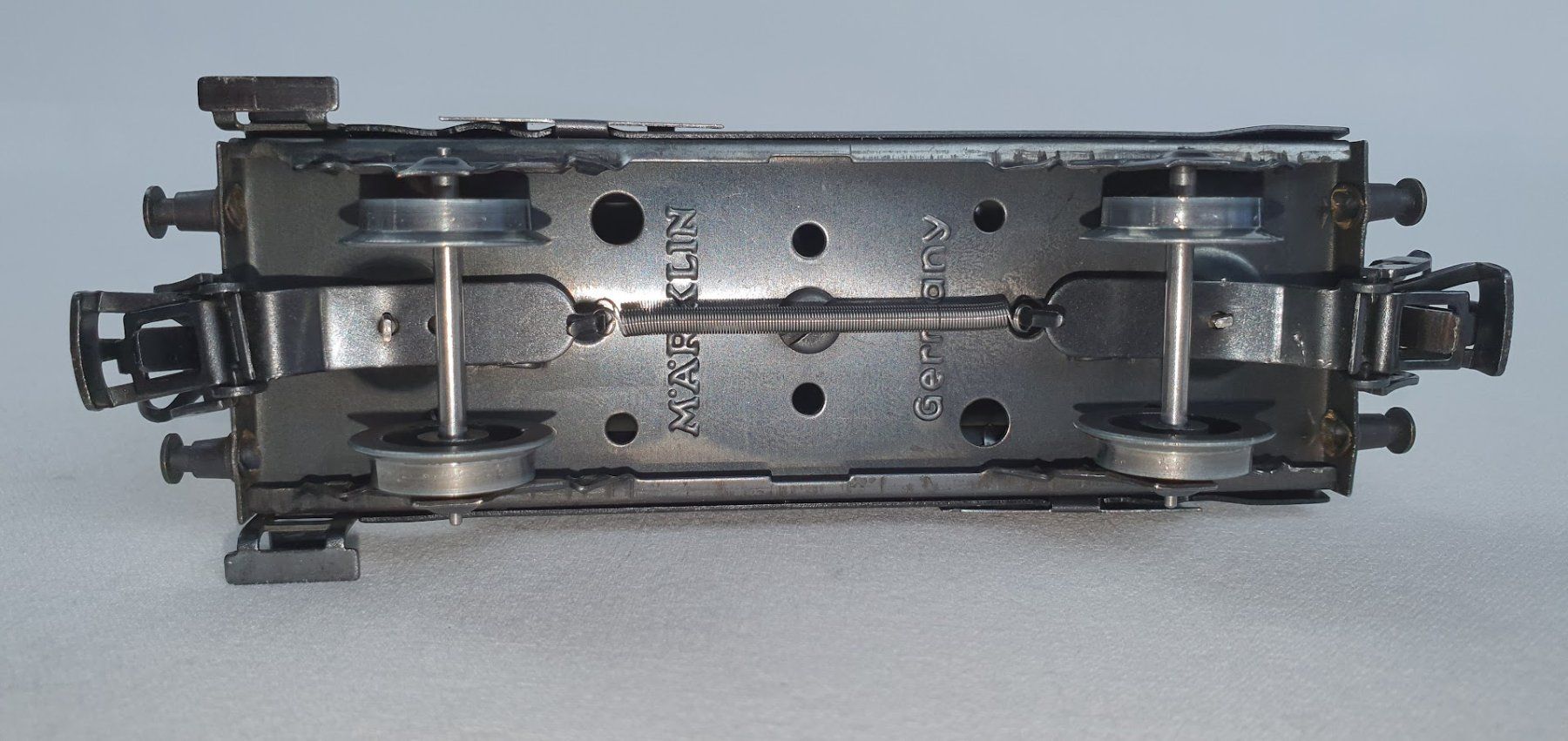 Märklin Modellini di ferrovie: Märklin 4501 DB Kesselwagen "ESSO", Version: 1962 – Usato da Seon venduto da voAllBah 5
