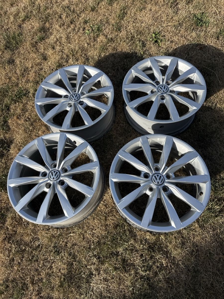 Volkswagen Felgen: Original VW Alufelgen 17'' – Gebraucht aus walperswil von msh_v777