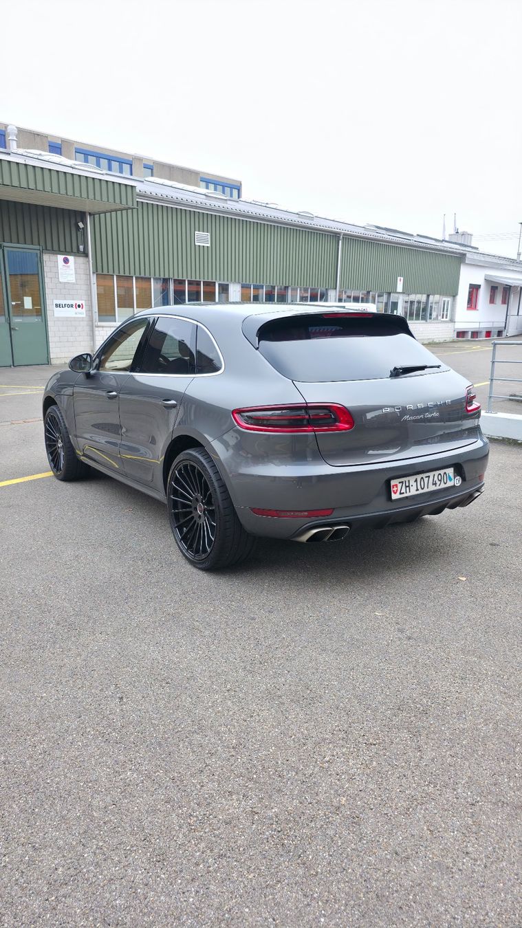 Porsche Automobili: Porsche Macan Turbo – Usato da Dübendorf venduto da raaadi 3