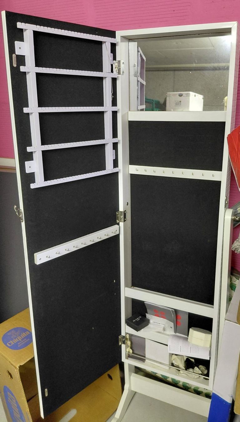 Schränke: Armoire pour bijoux avec miroir – Gebraucht aus Bienne von tamsel02 2