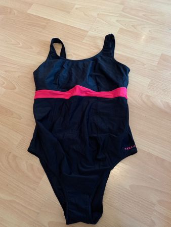Joli maillot de bain Nabaiji taille 42