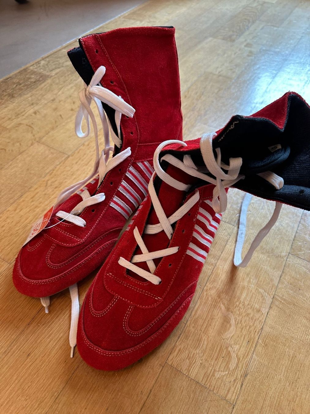 Scarpe da uomo: Box/Ringerschuhe neu rot 46/47 – Nuovo e nell'imballaggio originale da Bern venduto da womiman
