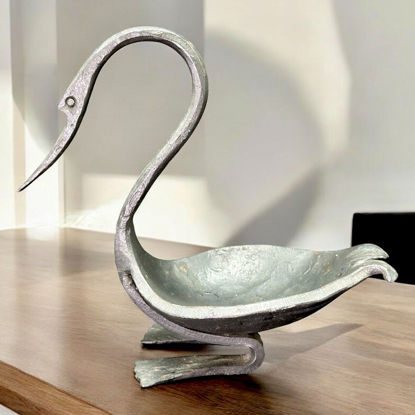 Piatti di portata: Superbe vide poche cendrier cygne en fer forgé – Usato da Morges venduto da deco.vintage
