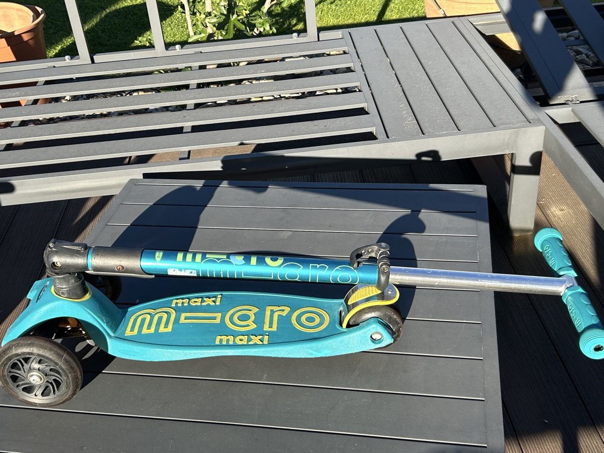Micro Kickboard: Micro Maxi Roller Kinder Roller blau gutem Zustand – Usato da Widnau venduto da hbr_mhx2 3