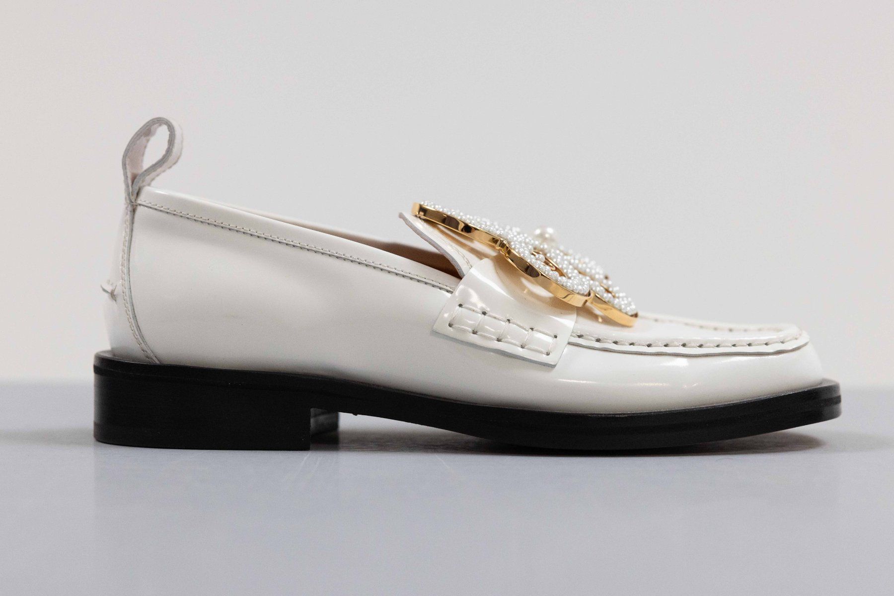 Loewe Scarpe da donna: LOEWE Embellished Leather Loafers – Usato da Zürich venduto da car_8ggm 2