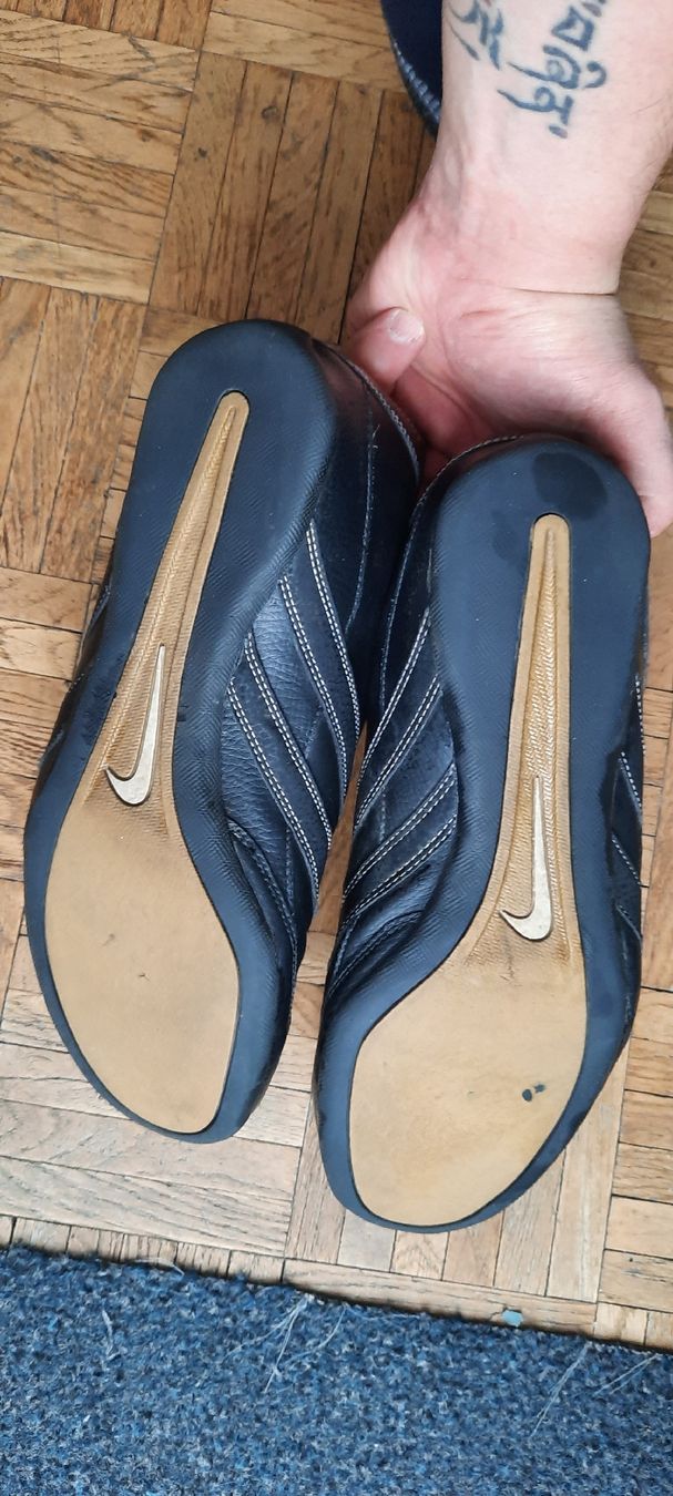Nike Scarpe da uomo: Chaussure baskets Nike modèle rare en cuir – Nuovo (secondo la descrizione) da La Chaux-De-Fonds venduto da titi117suisse 5
