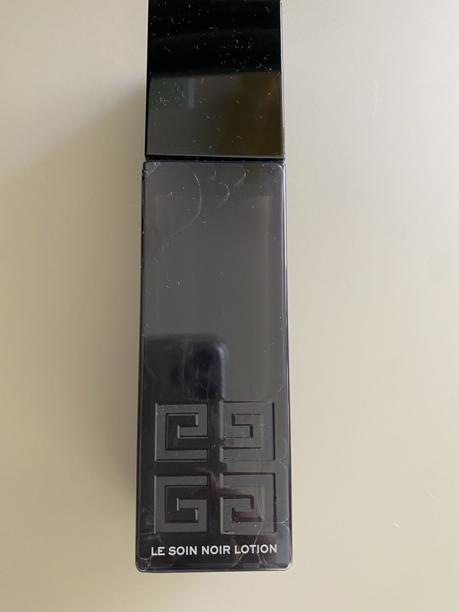 Givenchy Cura del viso: Givenchy Le Soin Noir Lotion - Hydratation Intense – Nuovo (secondo la descrizione) da Pully venduto da Natala