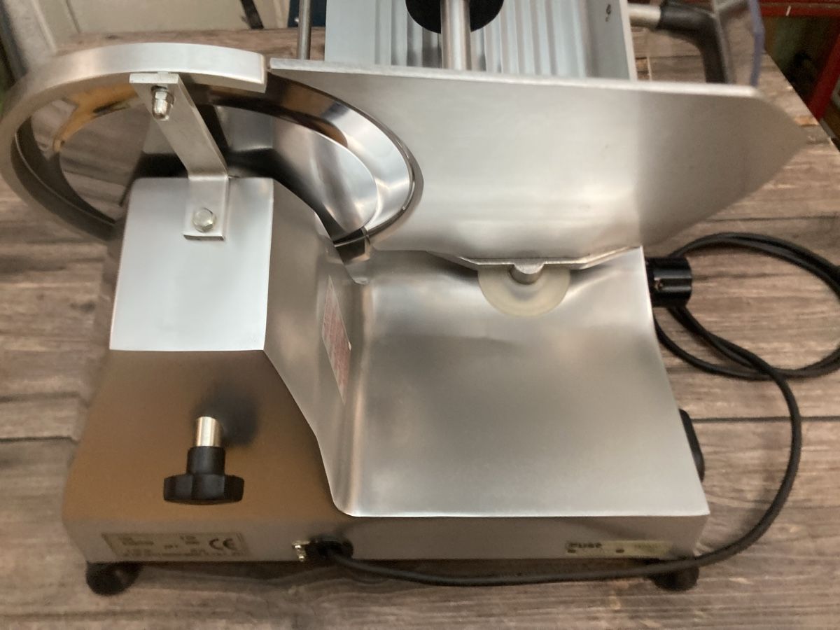 Fust Elettrodomestici da cucina: Aufschnittmaschine Fust S220 – Usato da Allschwil venduto da thi_c6pb 1