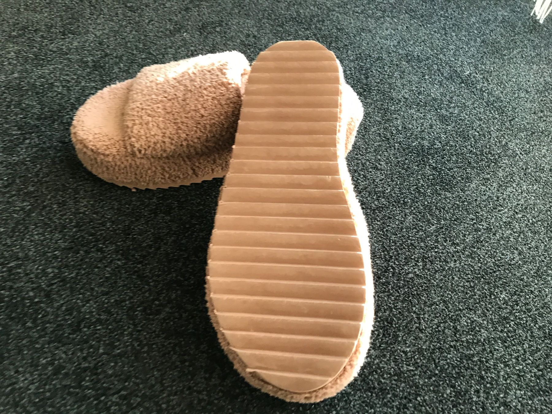 H&M Scarpe da donna: Kuschelschuhe Gr 38 – Usato da St. Margrethen SG venduto da kellenbh 1