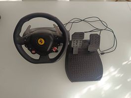 Thrustmaster Ferrari Gaming Lenkrad + Pedale für PlayStation