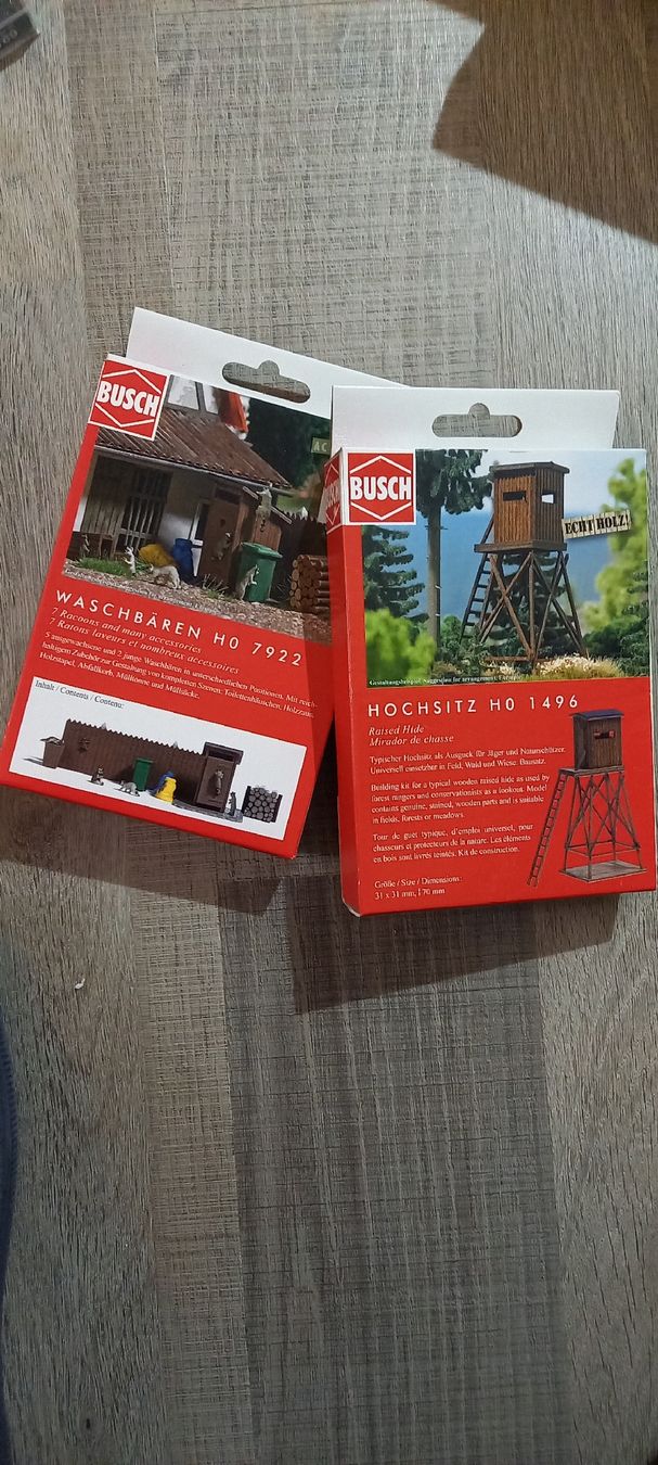 Busch Modelleisenbahnen: 2 Busch Sets Waschbären und Hochsitz H0 – Neu (gemäss Beschreibung) aus Herisau von frp_b5zm