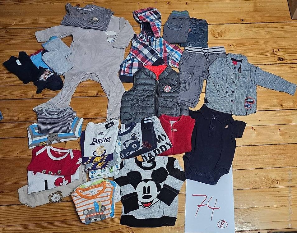 Ensembles coordonnés: grosses Kleiderpaket junge Grösse 74  (34 Stk) – D'occasion à Grosswangen par Glod