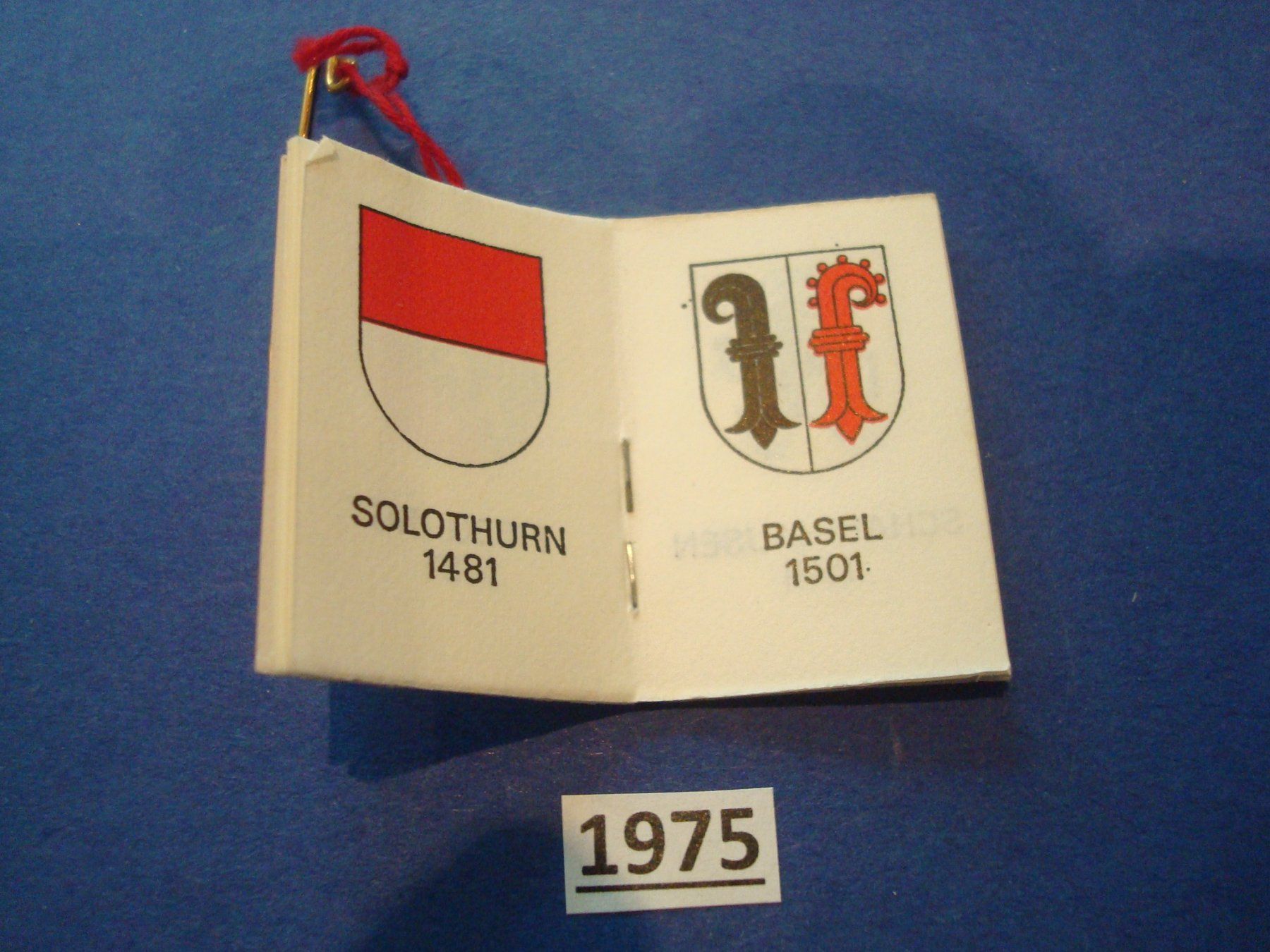 Placchette & Badge: Abzeichen 1. August 1975 – Nuovo (secondo la descrizione) da Riehen venduto da Baerewaegli 1