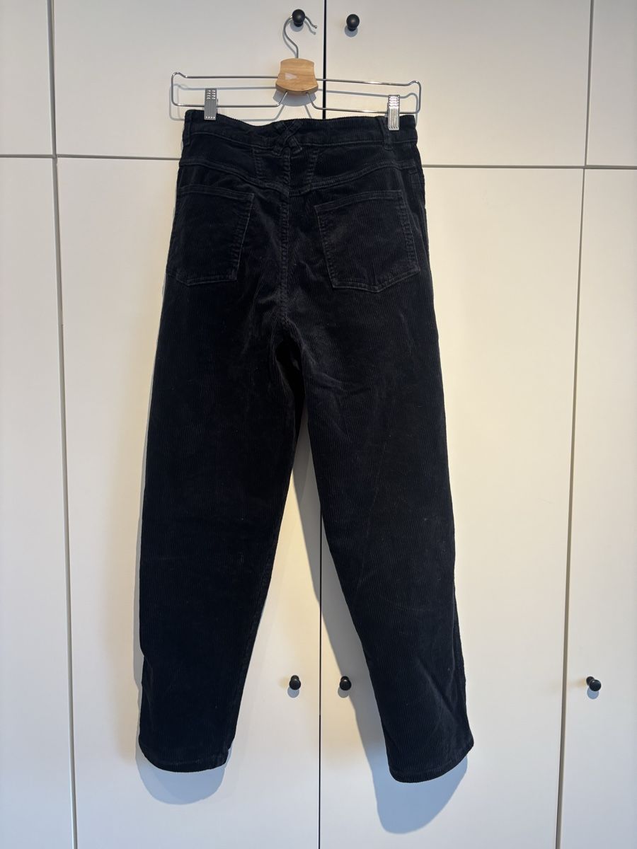 Closed Pantaloni: Coole Cordhose von CLOSED, Gr. 26 – Usato da Zürich venduto da sher_locked 1