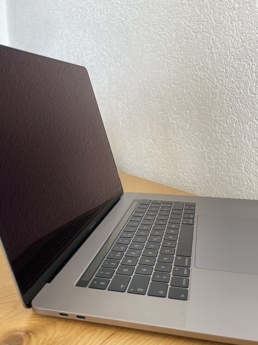 Apple PCs: MacBook Pro 15’’ – D'occasion à Fribourg par aursvyn 2