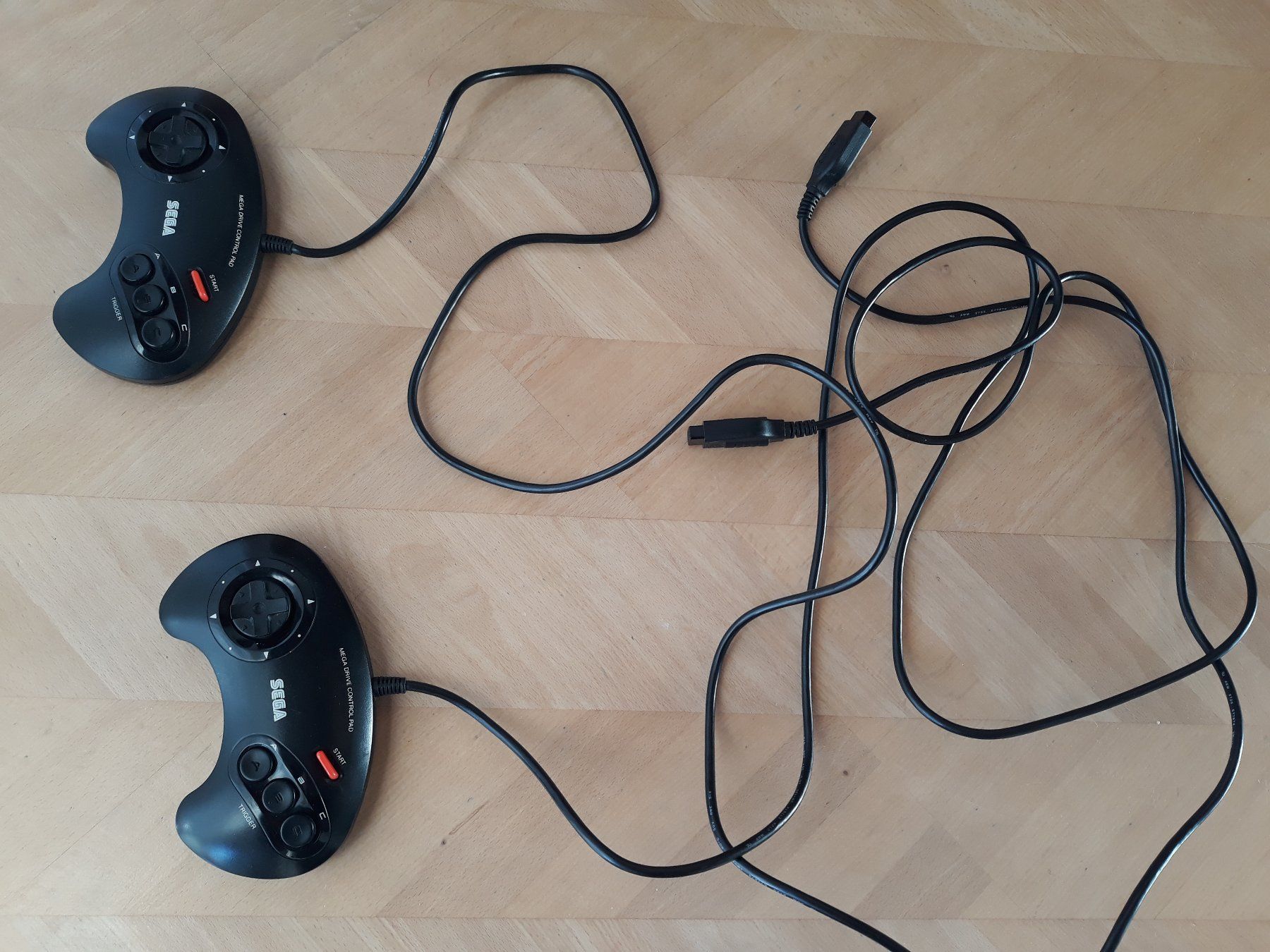 Sega Konsolen: Sega Mega Drive mit Master System Converter und 17 Games – Gebraucht aus Münsingen von Jedi909 9