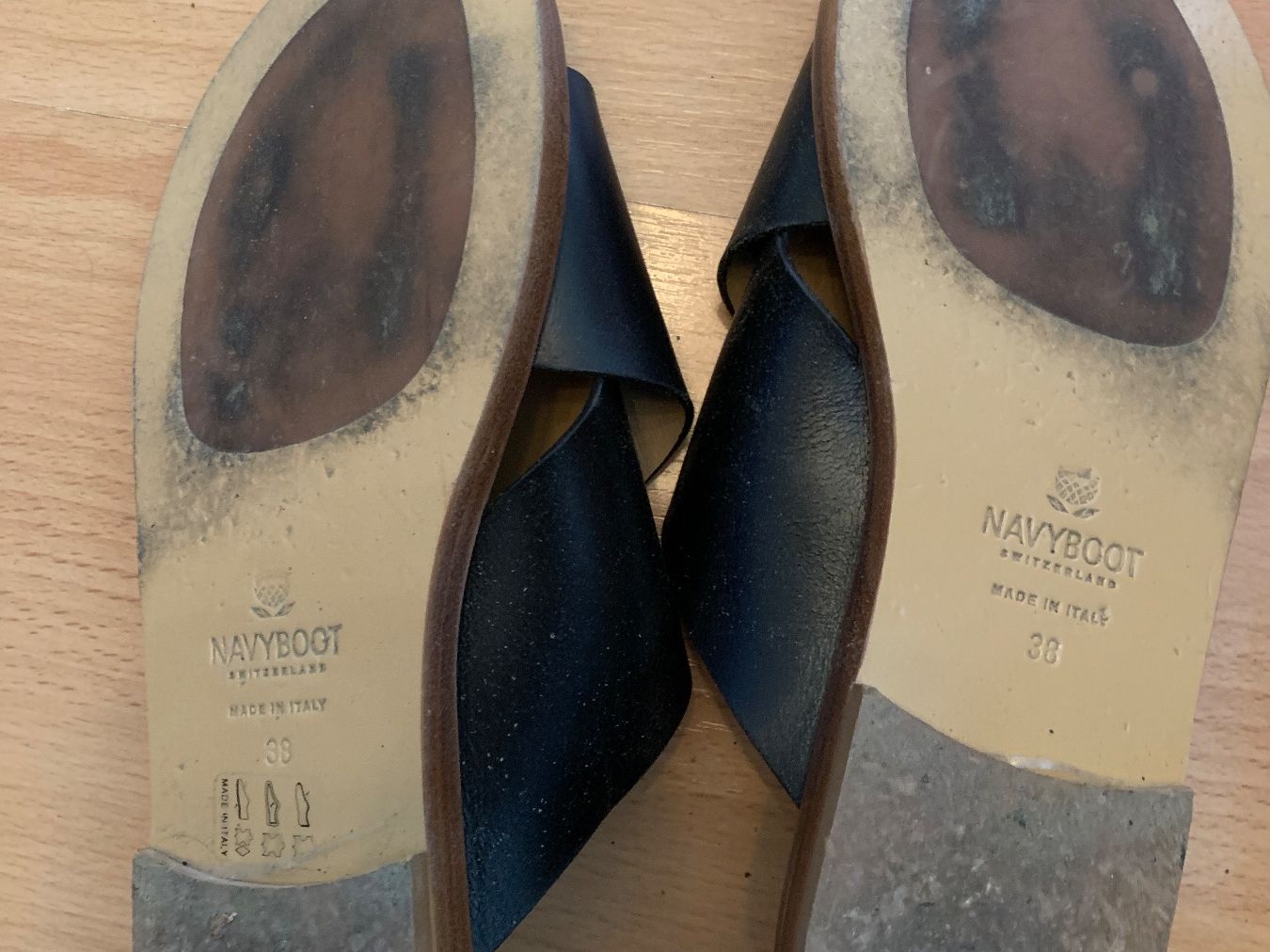 Navyboot Scarpe da donna: Jolie paire de mule Navyboot p. 38 – Usato da MEYRIN venduto da Gwendo10 1