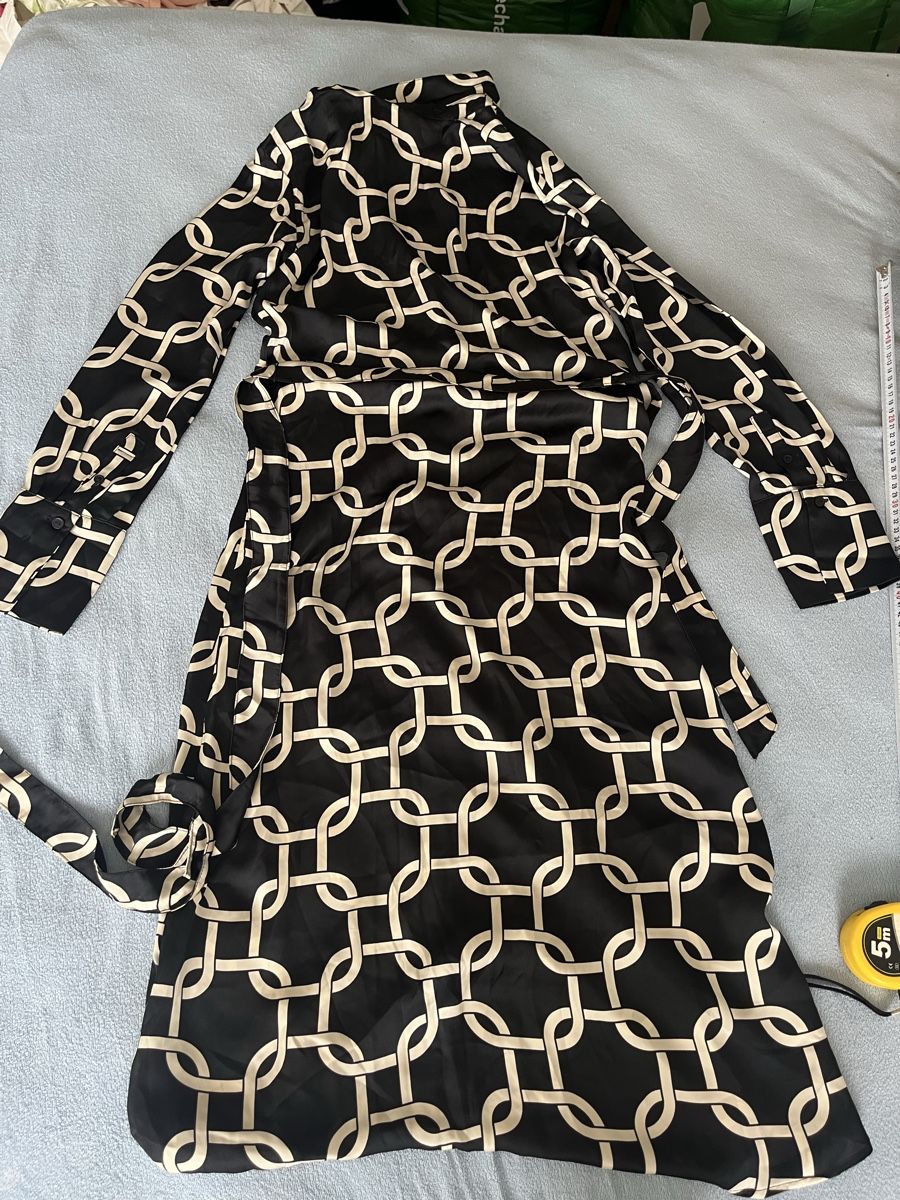 H&M Kleider: Kleid gemustert schwarz-weiss, neuwertig – Neu (gemäss Beschreibung) aus Olten von sae_82z2 6