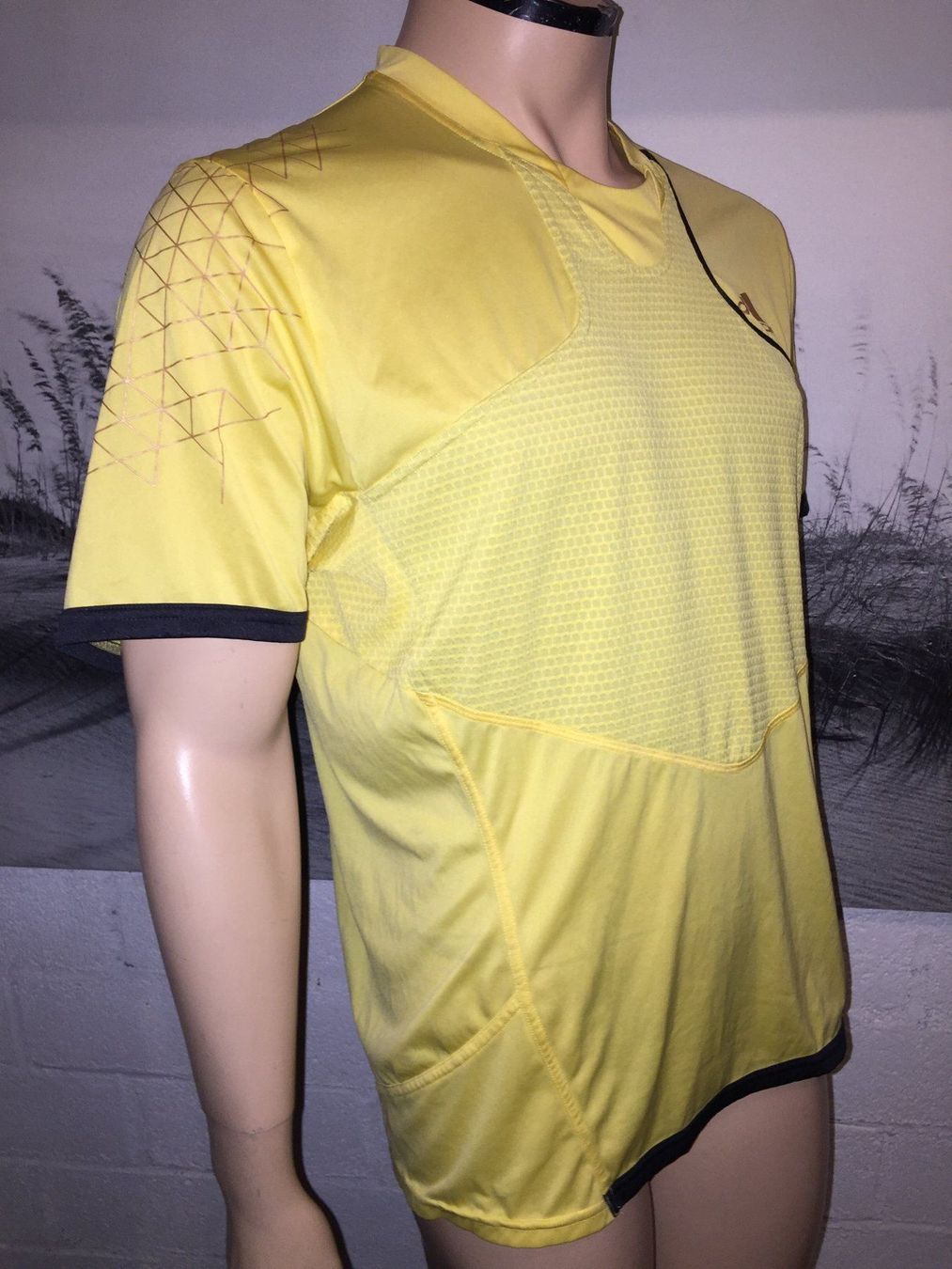 Adidas T-shirt: ADIDAS Shirt taille / Grosse M – Usato da Cossonay-ville venduto da Super-Price-Quality 5
