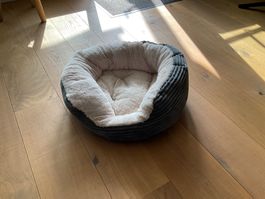 Kuscheliges Hundebett/Katzenbett! Neuwertig