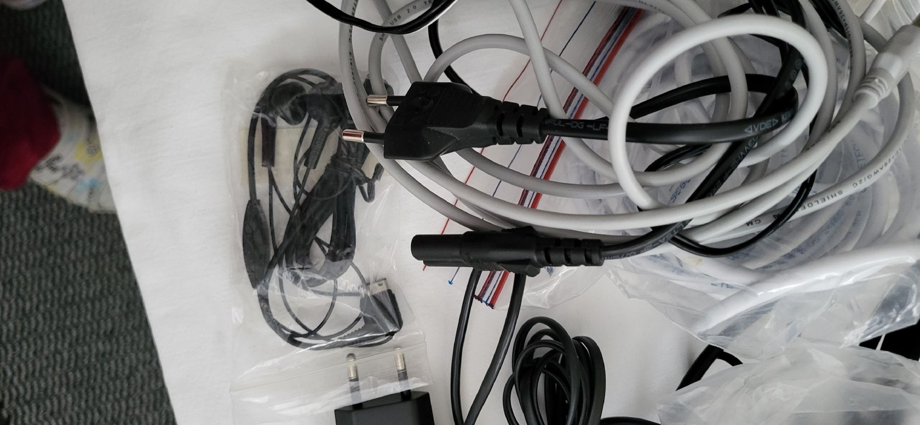 Cavi: Div. Kabel, Adapter etc. (ca. 2kg) – Usato da Spiez venduto da Lotta2 7