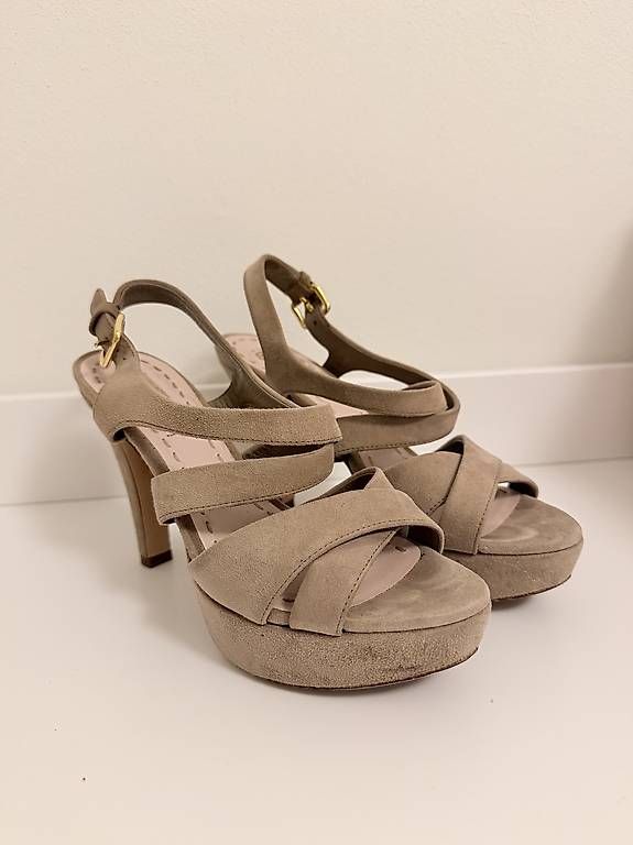 Miu Miu Chaussures femmes: Miu Miu Schuhe – D'occasion à Ennetbürgen par Jvek