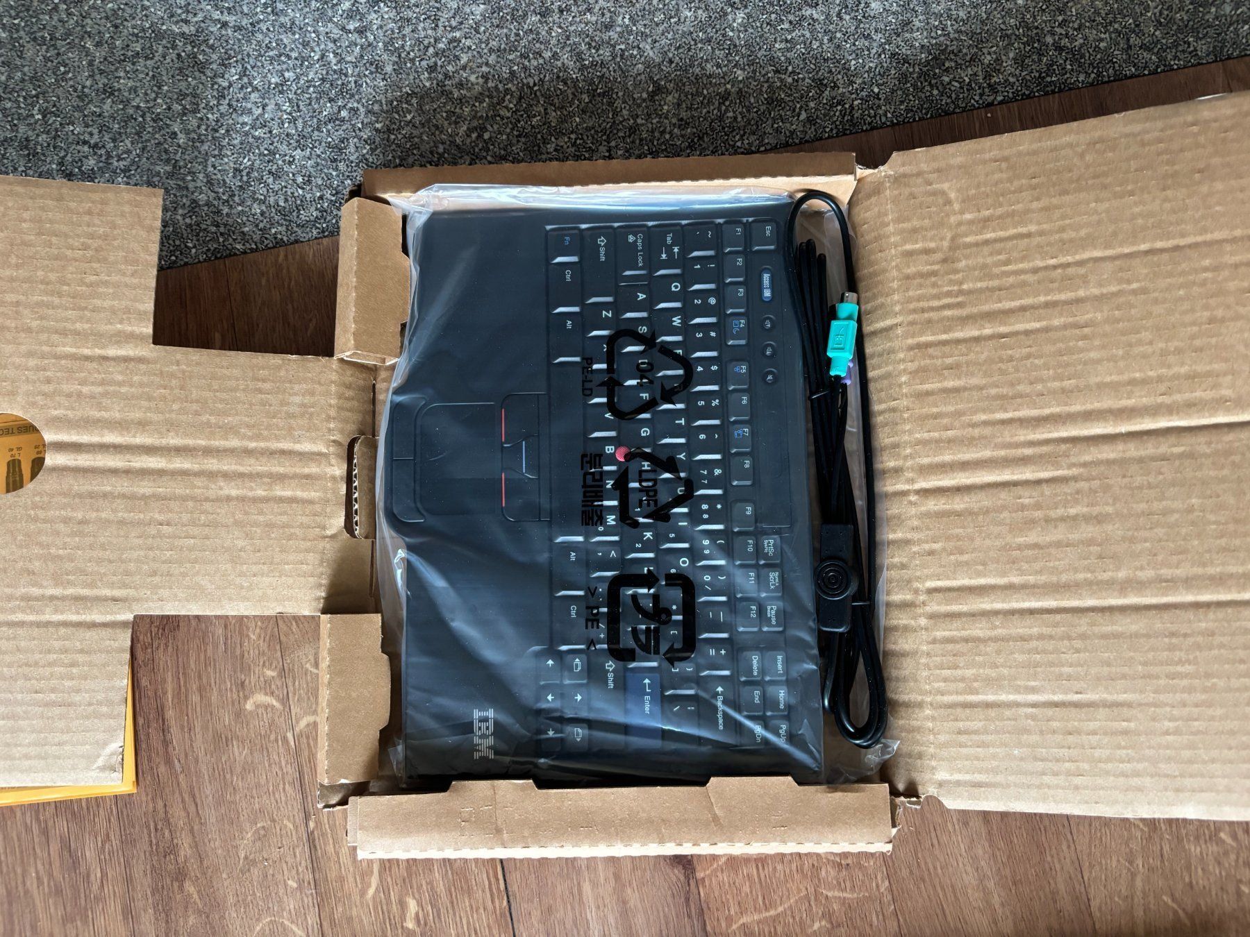 IBM Tastiere: IBM ThinkPad USB Keyboard (TrackPoint, Vollversion) – Nuovo e nell'imballaggio originale da Basel venduto da due_z7qf