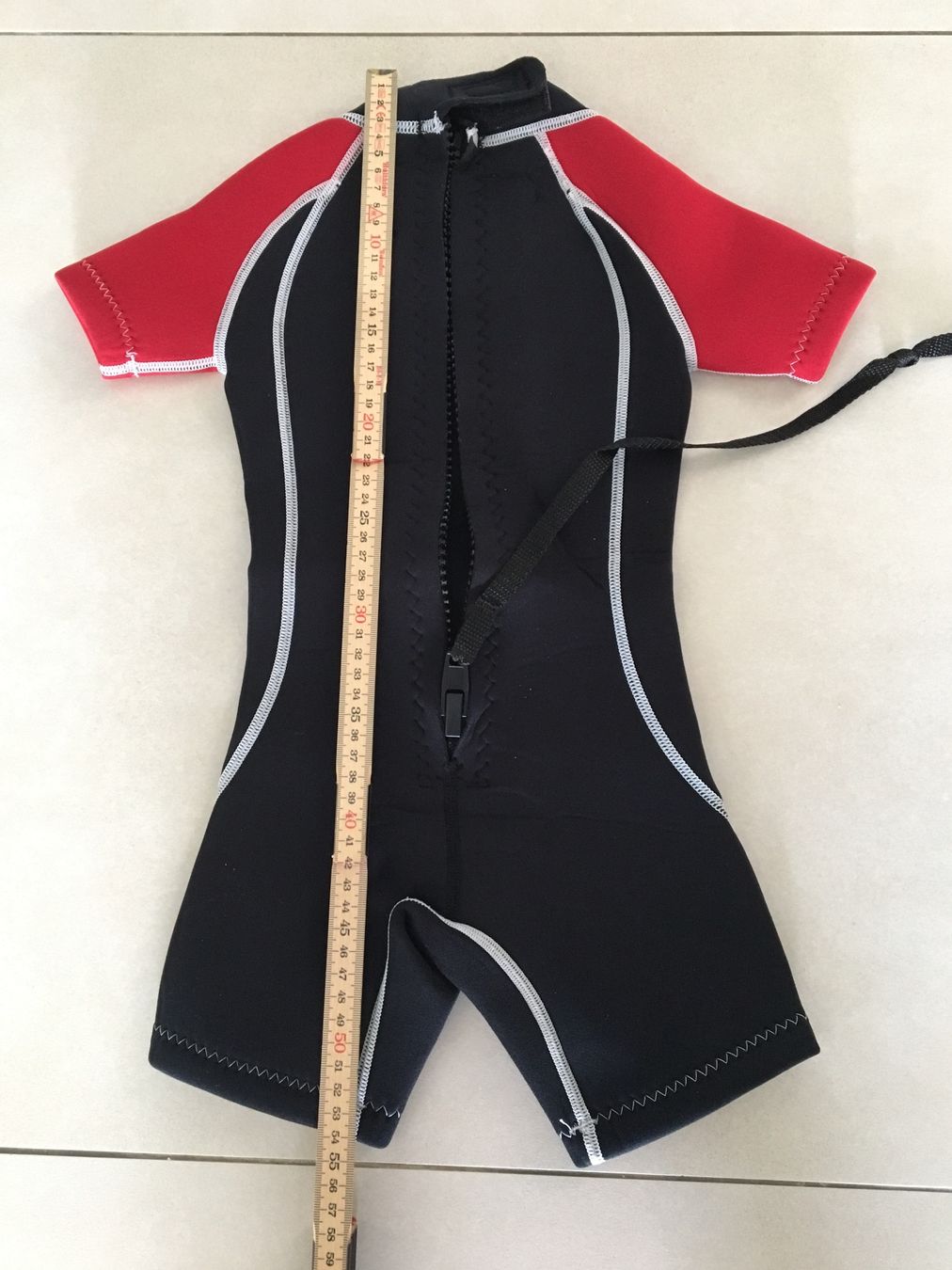Badekleider & Bikinis: Combinaison nautique néoprène xxxs pour enfant max 3 ans – Gebraucht aus Basel von OK2010 2