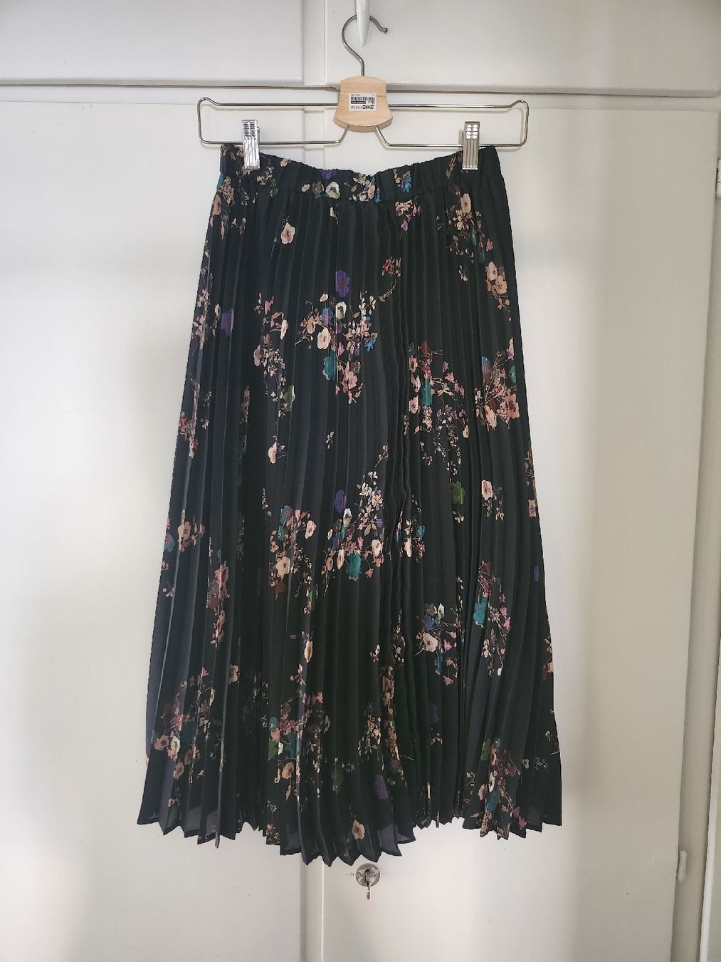Massimo Dutti Jupes: midi skirt – D'occasion à Schlieren par wik_69lh