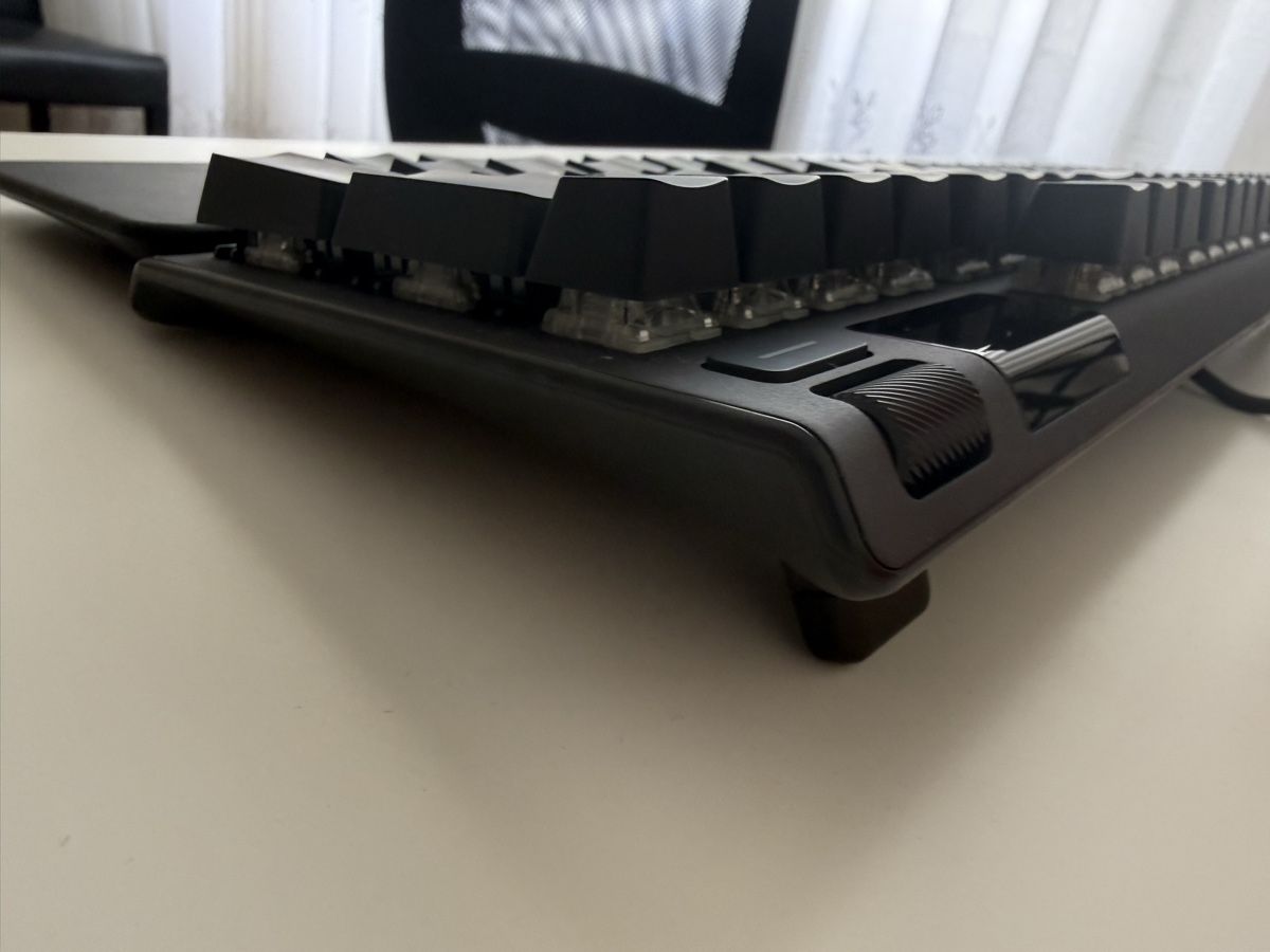 Steelseries Tastiere: SteelSeries Apex 5 Hybrid Mechanical Keyboard – Nuovo (secondo la descrizione) da Genève venduto da ali_5msd 6