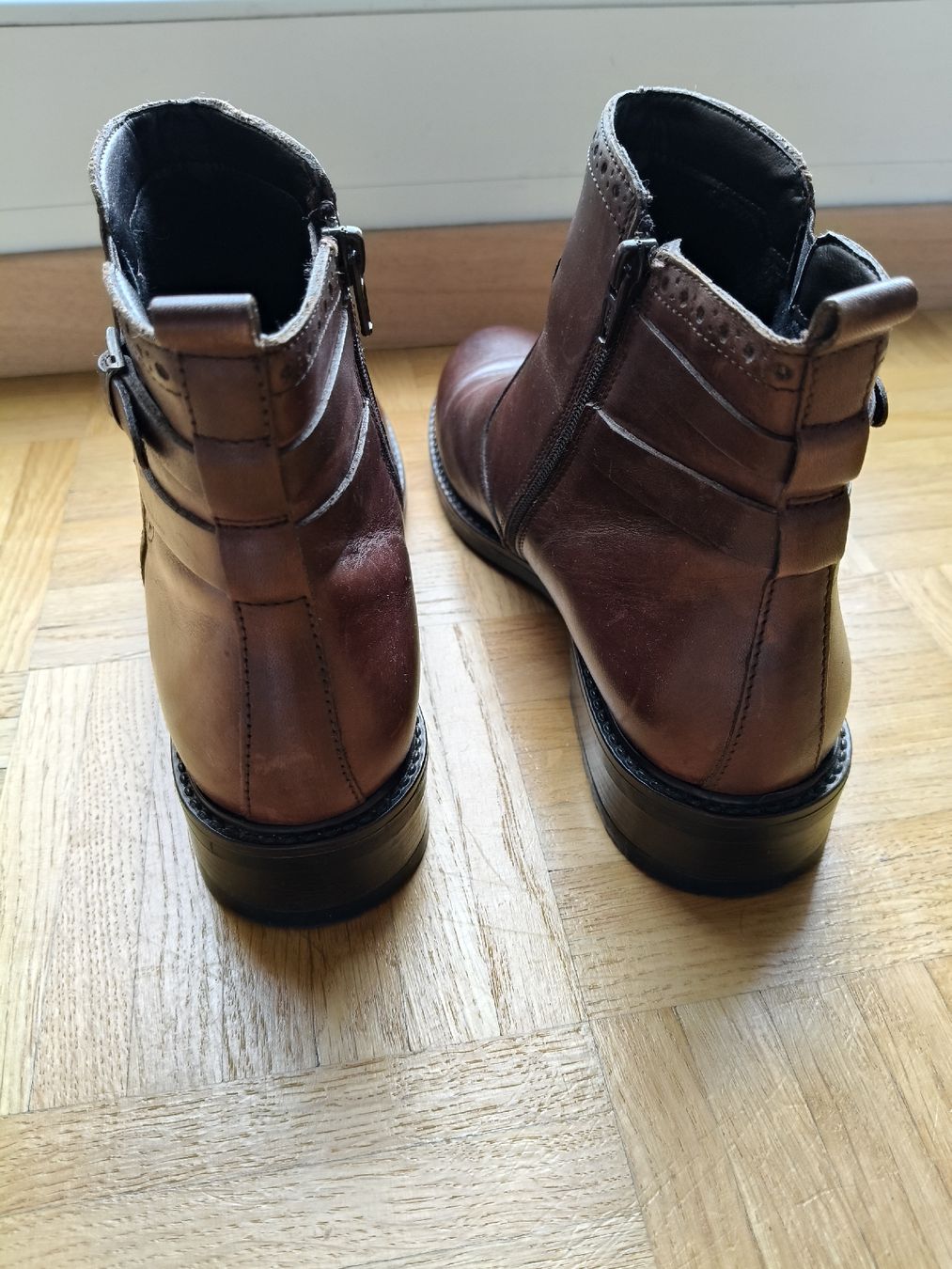 Scarpe da donna: Bottines marron, parfaites pour l'hiver. – Usato da Petit-Lancy venduto da Elissouche 2