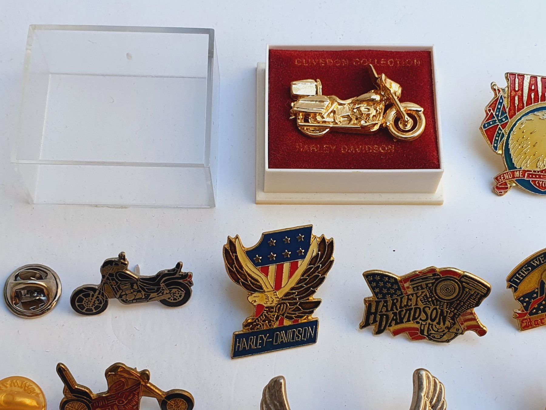 Harley-Davidson Placchette & Badge: Harley Davidson Motorrad Töff Anstecker Pin – Usato da Stans venduto da Way 4