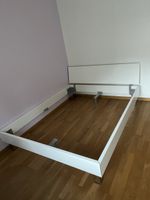 Moderner Hassena Bettrahmen, sehr gut gehalten