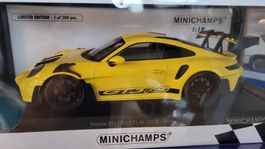 Porsche 911 (992) GT3 RS 2023 1:18 Minichamps