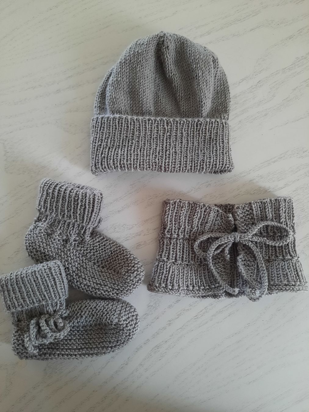 Lotti & Set di vestiti: Käppli, Kragenschal und Finkli – Nuovo e nell'imballaggio originale da Engelburg venduto da Clictop