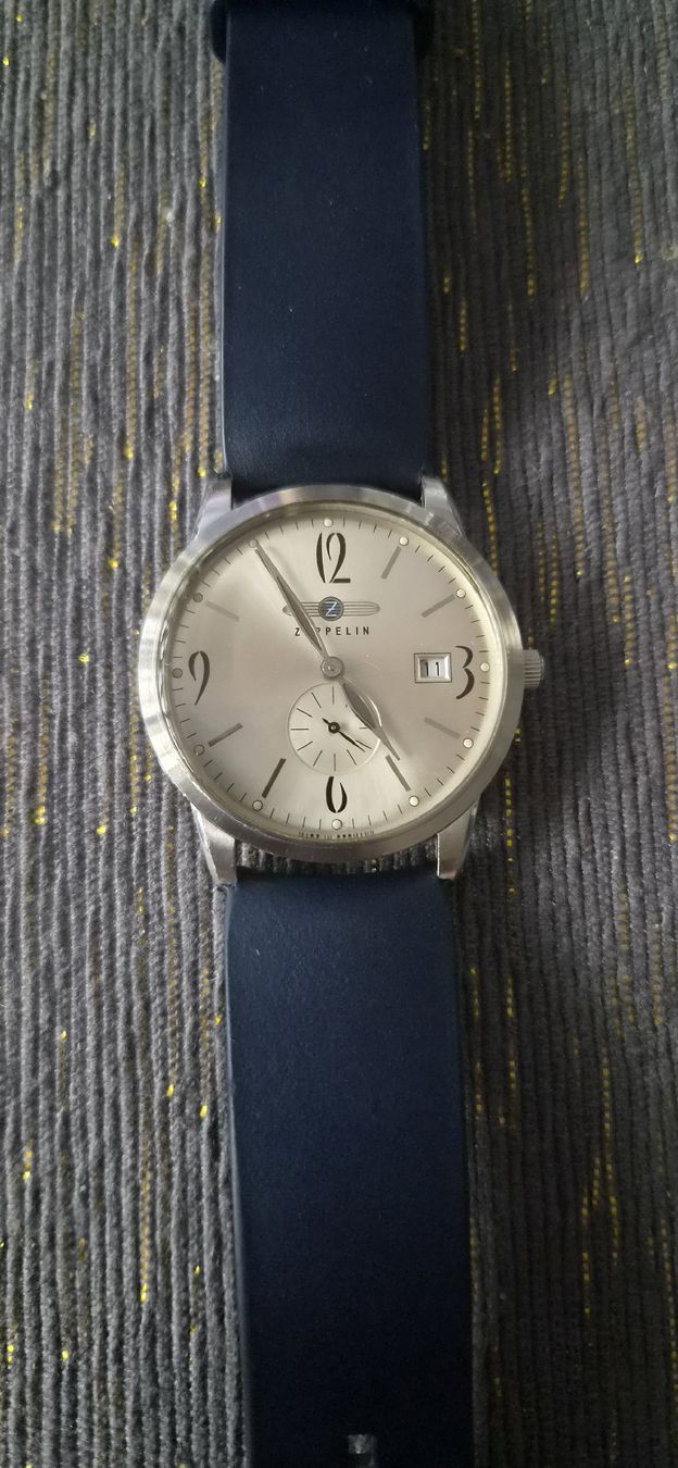 Zeppelin Montres: Zeppelin Flatline Men's Watch – D'occasion à Bern par BullseyeCH