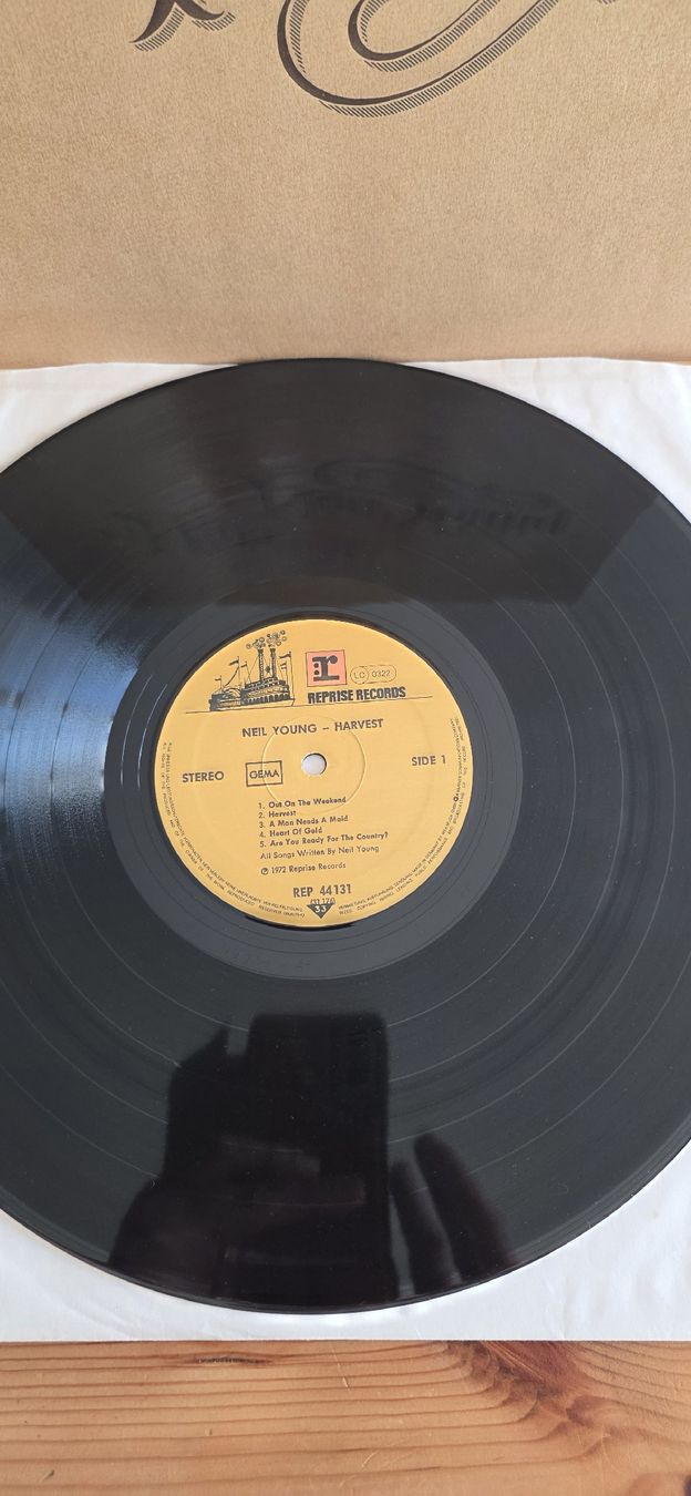 Dischi in vinile: Neil Young - Harvest  Vg Vg – Usato da Yvonand venduto da RF-VINYL 2