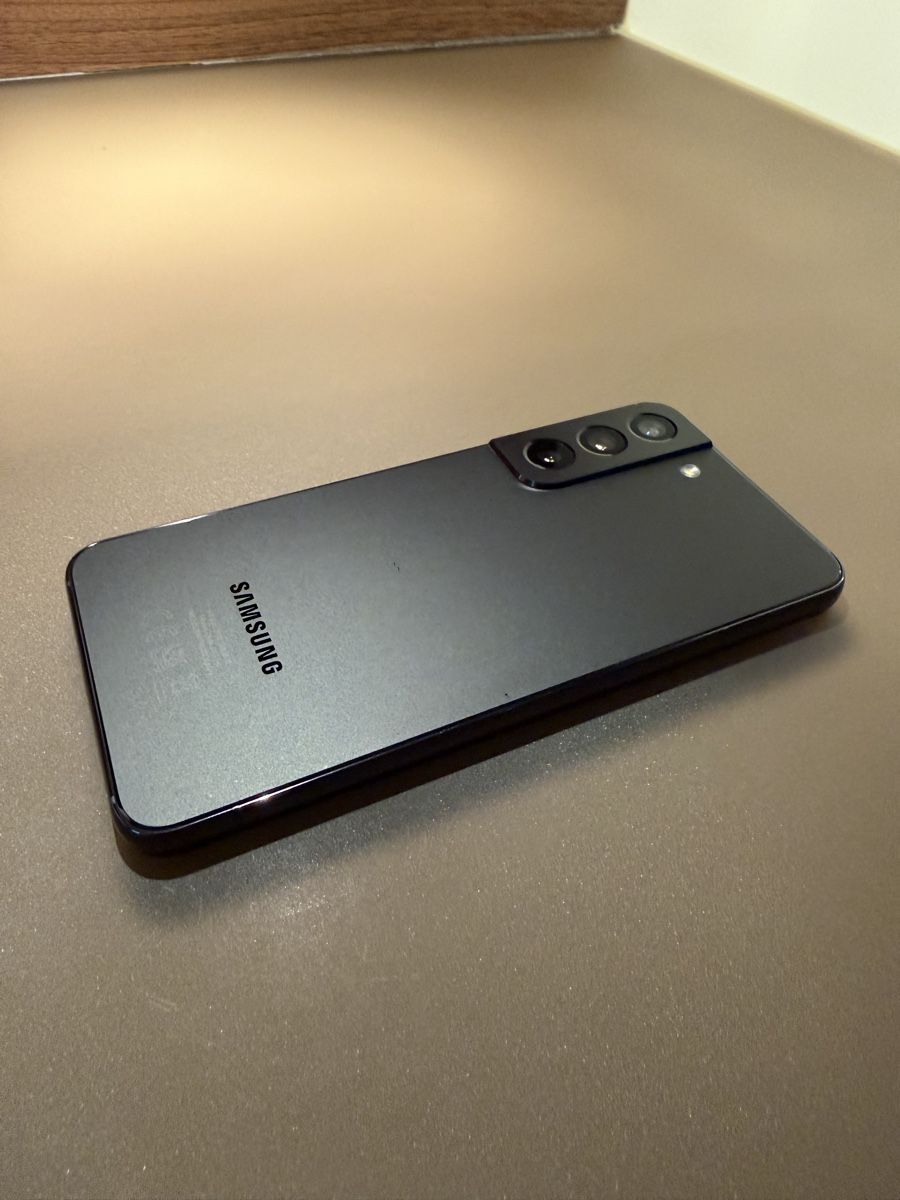 Samsung Handys / Smartphones: Samsung Galaxy S22, 128GB, phantom black – Gebraucht aus Hägendorf von FRESHANDFRIENDLY 3