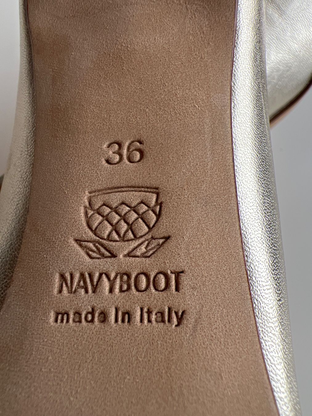 Navyboot Scarpe da donna: Pumps Gold Grösse 36 Navyboot – Usato da Chur venduto da van_hnc6 2