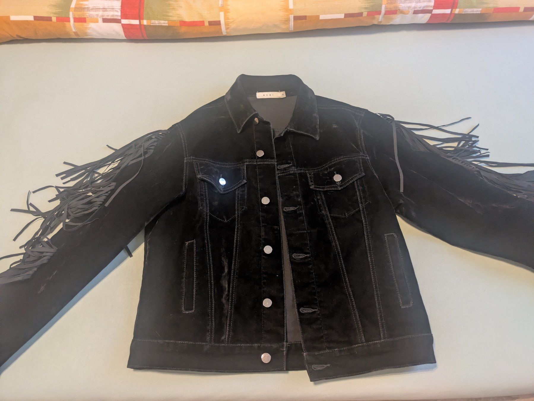 Giacche: Black Fringe Denim Jacket Size S – Usato da Losone venduto da AlpineLayer