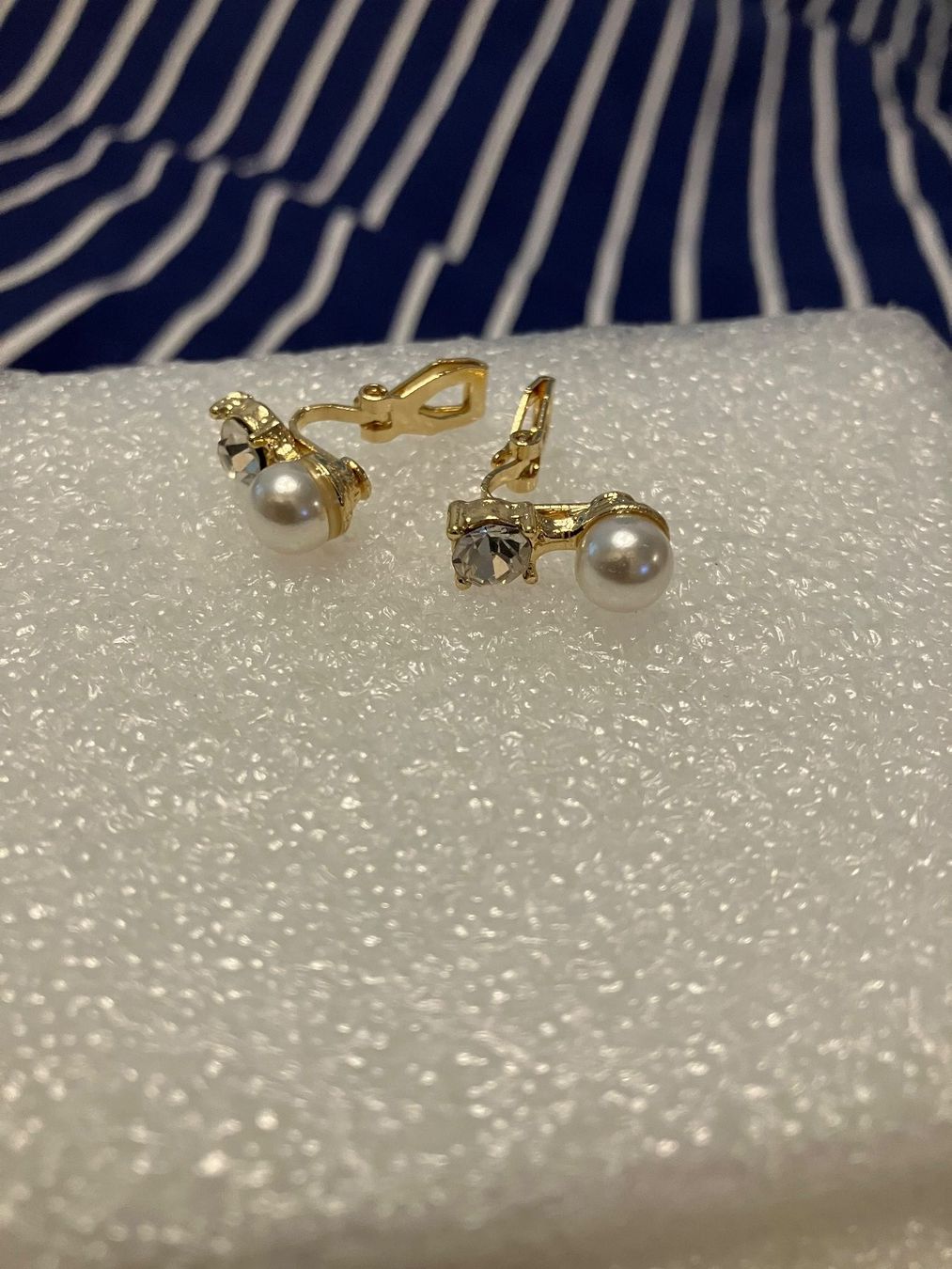 Orecchini pendenti & Orecchini a lobo: Schöner Modeschmuck, Ohrclipse goldfarben mit synth. Perle – Nuovo (secondo la descrizione) da Affoltern am Albis venduto da Dlotti 2
