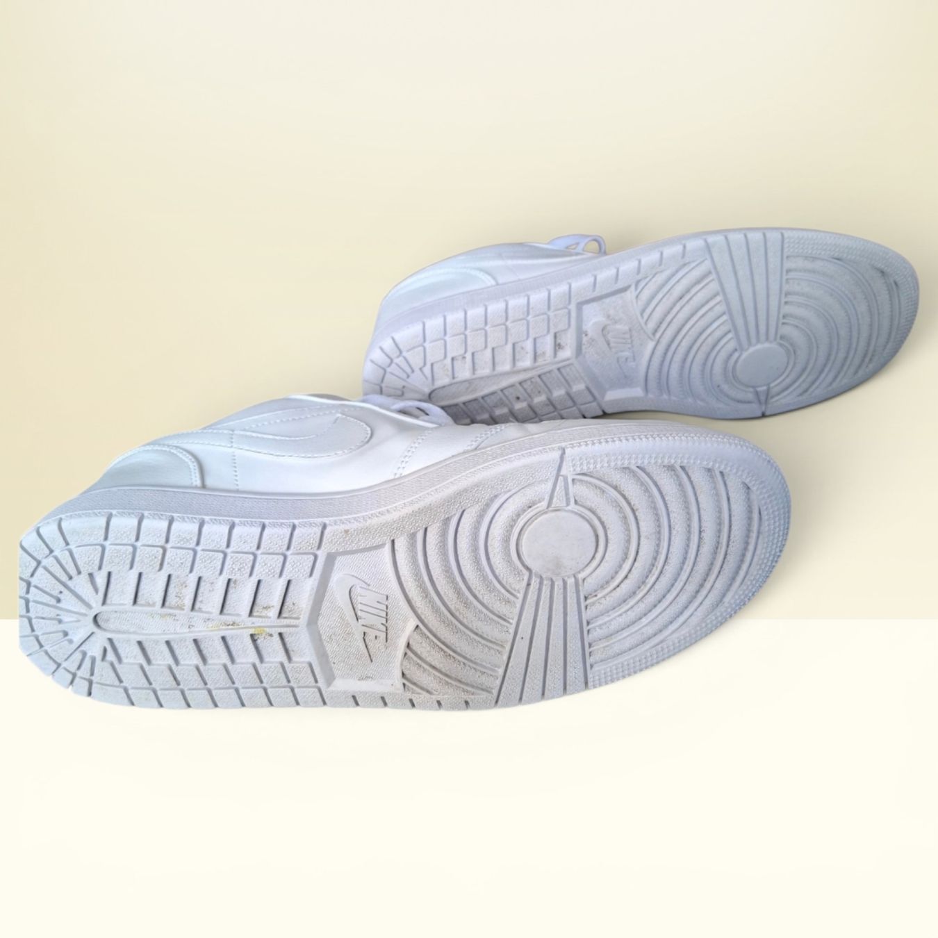 Jordan Herrenschuhe: Jordan 1 low Gr.45  – Neu (gemäss Beschreibung) aus Le Locle von Threads_CH 1