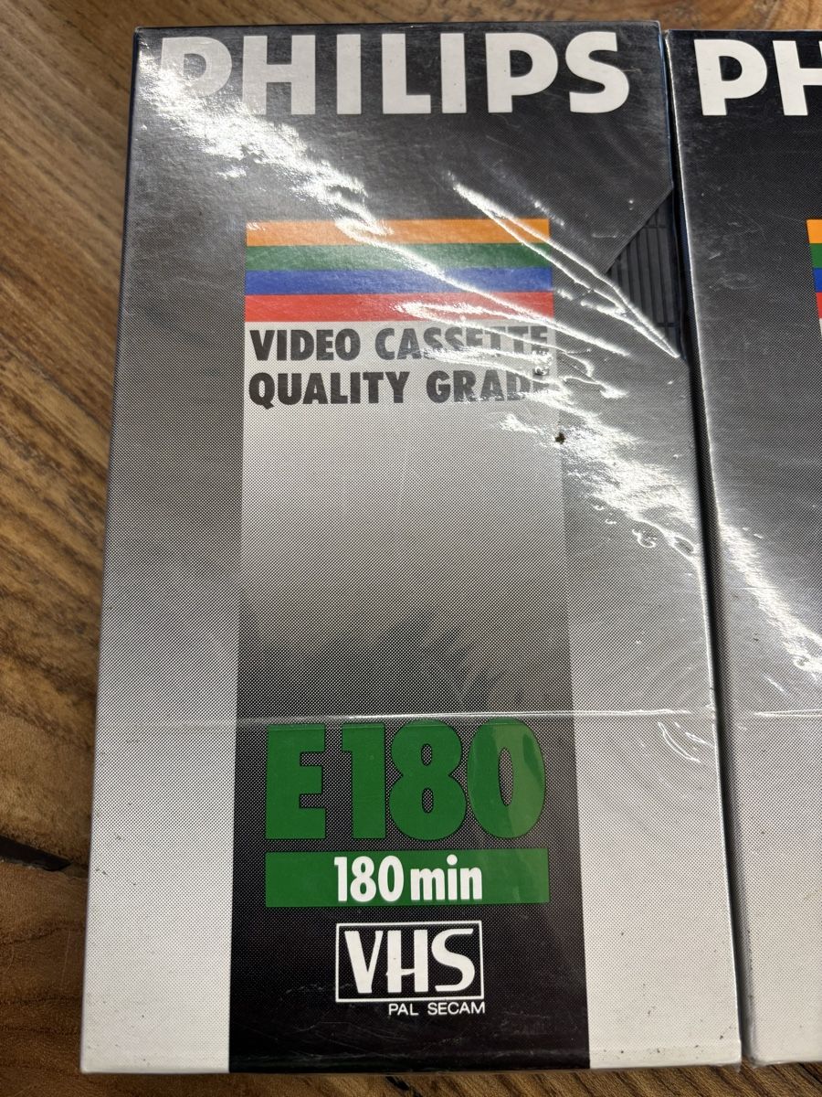 Cassette vuote: Originalverpackt: Philips VHS E-180 Videokassetten, 5 Stück – Nuovo e nell'imballaggio originale da Giffers venduto da Claimjumper69 2
